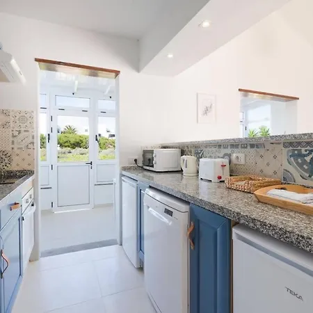 Luxurious A2 In A Quiet Complex With Pool 100m From The Sea 아파트 *