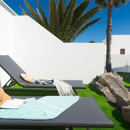 Luxurious A2 In A Quiet Complex With Pool 100m From The Sea Apartament Charco del Palo