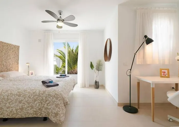 Apartament Luxurious A2 In A Quiet Complex With Pool 100m From The Sea Charco del Palo