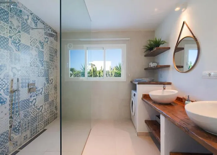 Luxurious A2 In A Quiet Complex With Pool 100m From The Sea Apartament Charco del Palo