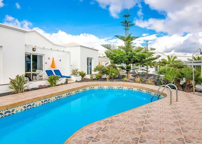 Luxurious A2 In A Quiet Complex With Pool 100m From The Sea *