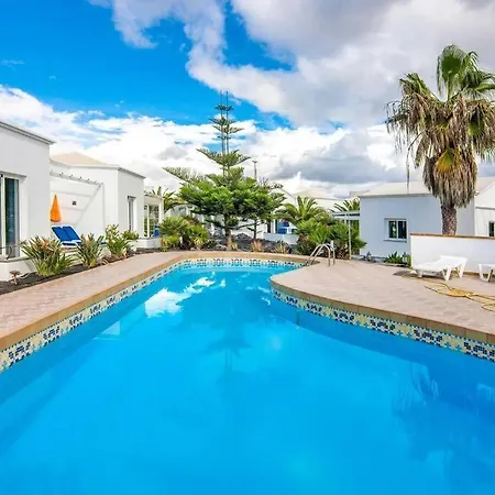 Luxurious A2 In A Quiet Complex With Pool 100m From The Sea