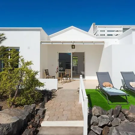 Luxurious A2 In A Quiet Complex With Pool 100m From The Sea Charco del Palo