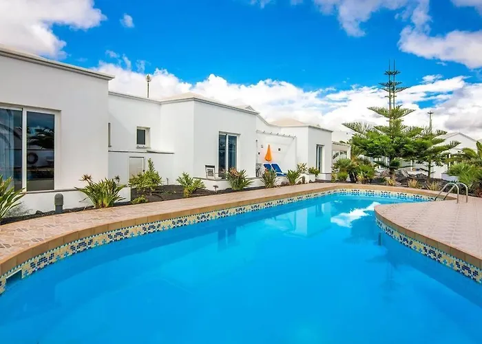 Luxurious A2 In A Quiet Complex With Pool 100m From The Sea Lägenhet Charco del Palo