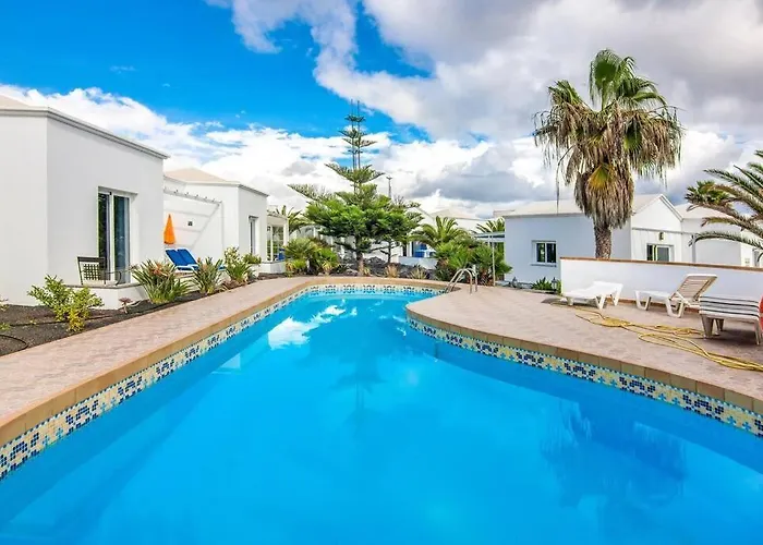 Luxurious A2 In A Quiet Complex With Pool 100m From The Sea