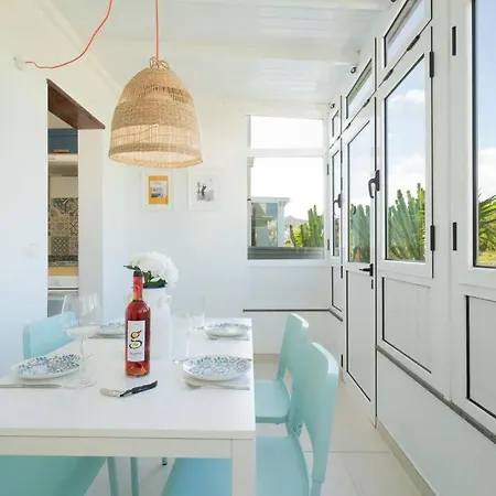 Apartment Luxurious A2 In A Quiet Complex With Pool 100m From The Sea Charco del Palo